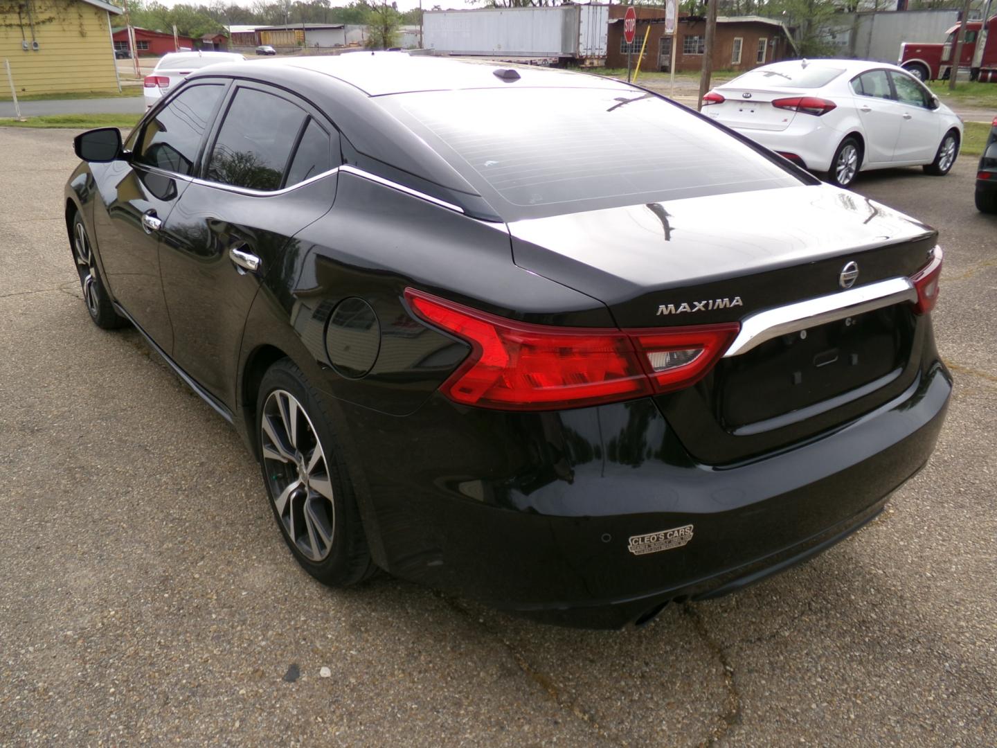 2017 Black /Black Nissan Maxima SV (1N4AA6AP0HC) with an 3.5L engine, automatic transmission, located at 401 First NE, Bearden, AR, 71720, (870) 687-3414, 33.726528, -92.611519 - Photo#2